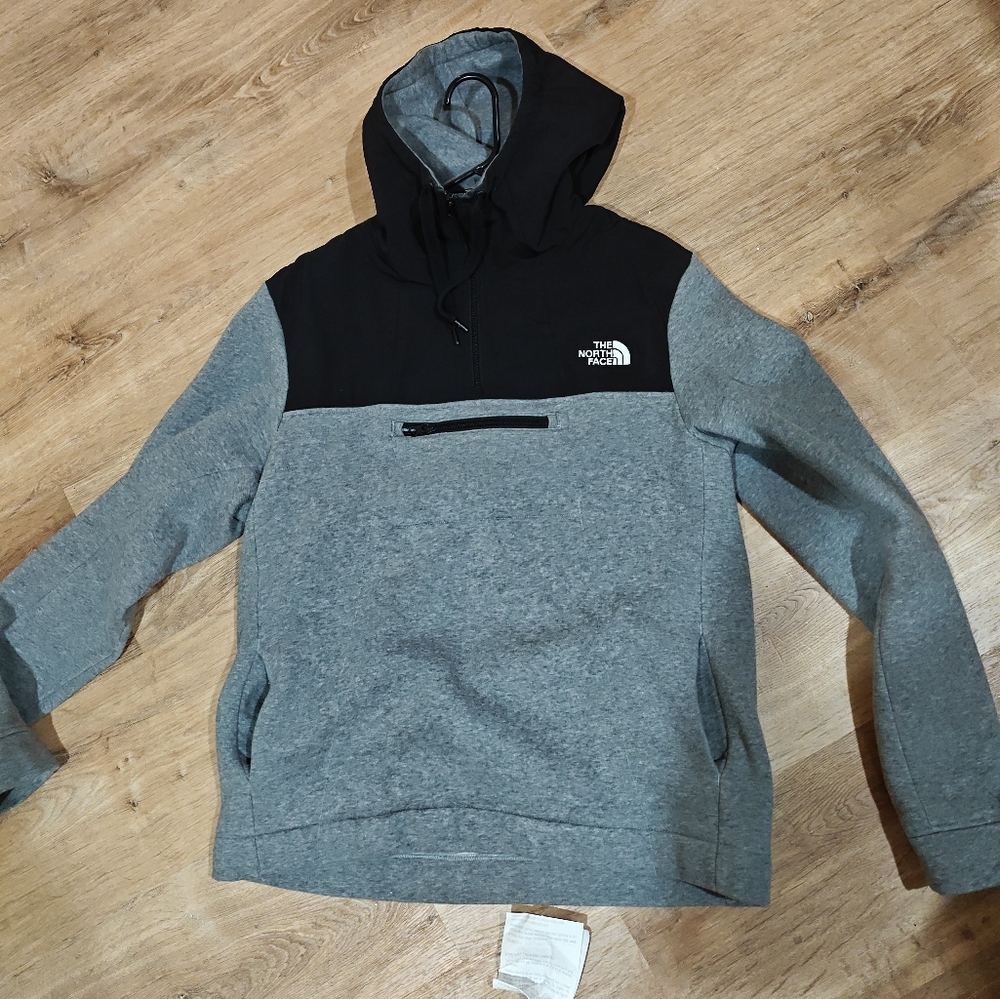 The North Face Men’s Pullover Hoodie – Size L – Grey/Black Colorblock
